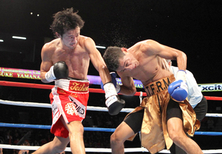 山中慎介「神の左」伝説が誕生したＶ２戦　「キャリアの中で一番のＫＯ勝利」挑戦者ロハスを失神させた自画自賛の一撃　