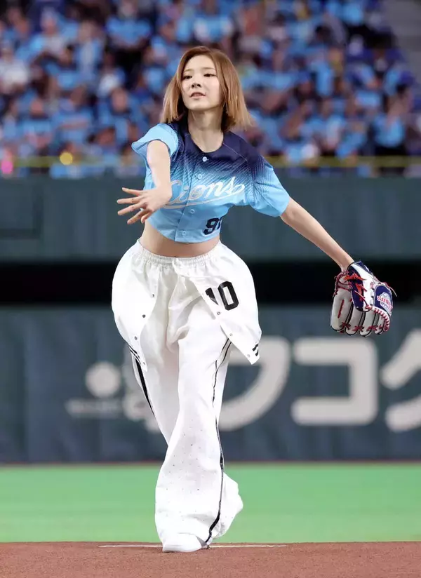 【西武】「Ｈｅａｒｔｓ２Ｈｅａｒｔｓ」のリーダーＪＩＷＯＯさんがセレモニアルピッチ　投球は「１００点」