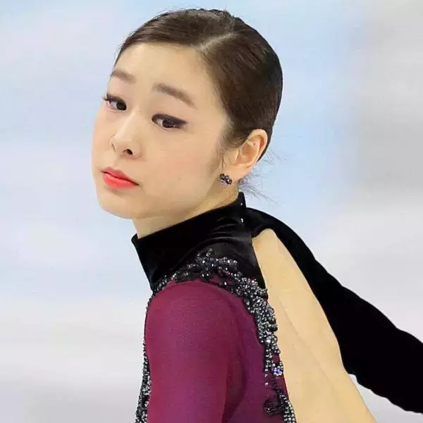 「目が離せない」キム・ヨナさん、ぱっちり二重に激変…プラベ姿に視線集中「ご主人？」「素敵なデートだったようですね」…バンクーバー五輪金から１６年