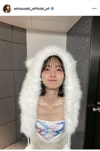 「国が保護すべき」鈴木愛理、デコルテ＆太ももあらわ！美肌輝く姿に仰天「細っ！スタイル抜群」「たまらん」「嫁にきて」