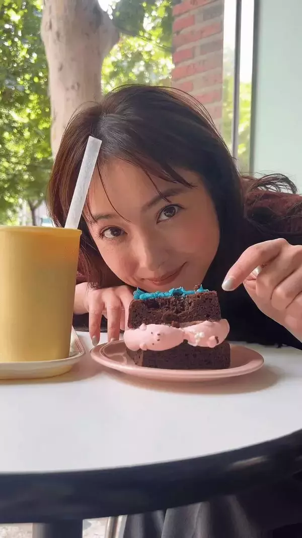 「デートした気分」佐々木希のもぐもぐ姿にキュン！「最高な笑顔」「２０代にしか」「すげえ可愛い…」称賛の嵐