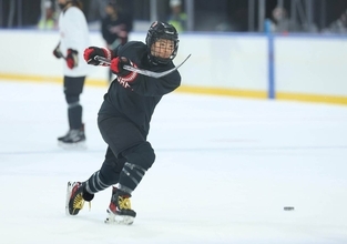 【ミラノ五輪】スマイルジャパン、得点決まれば嵐の「Ｏｈ　Ｙｅａｈ！」が響く　初のメダル獲得へ、主将の小池「ゴールソングを決める時に、やっぱり嵐だよね、と」