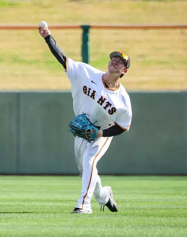 【巨人】ミナレーザー！ドラフト４位・皆川岳飛、守備でも猛アピ　強肩で二塁走者の本塁生還阻止…打席では選球眼証明
