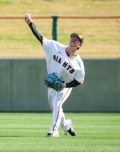 【巨人】ミナレーザー！ドラフト４位・皆川岳飛、守備でも猛アピ　強肩で二塁走者の本塁生還阻止…打席では選球眼証明