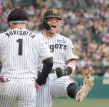 【阪神】球団初の中日戦開幕６連勝！　近本光司が今季初Ｖ打　伊原陵人は２回途中で緊急降板「僕から言えることはありません」