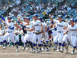 「【甲子園】背番号「３」の二刀流　８回途中０封＆決勝打の佐藤麻恩「新しい歴史を作って健大高崎の名前を知らせていきたい」夏は初の頂点へ王手」の画像1