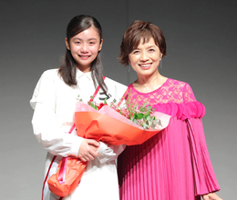 榊原郁恵、ホリプロスカウトキャラバン優勝の１２歳を祝福「身近に素晴らしい女優さんがいらっしゃる。そういう人を目指して」