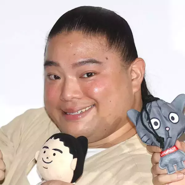 ＶＩＶＡＮＴ富栄ドラム　私服姿が別人！高級ブランド「ディオール」でキメキメ！「自分の撮影がない日でも現場にいる」と共演者が明かす
