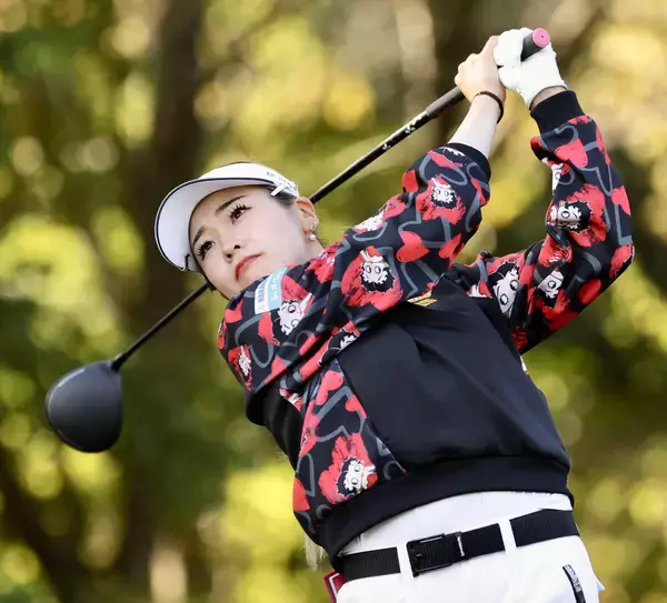 【女子ゴルフ】桑木志帆「ショットがまだ１００％ではない」　２差５位発進から今季４勝目狙う