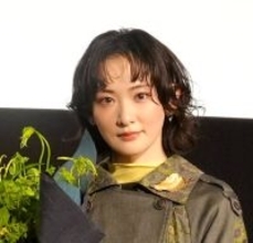 乃木坂初代センターが幼少期の写真を公開「３０代突入です」生駒里奈が報告