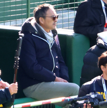 世界の渡辺謙、侍宮崎合宿に連日の激励訪問　ファン歓喜…大の虎党、前日には森下＆佐藤らと談笑