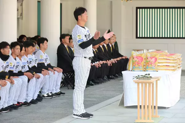 【阪神】連覇へ西宮神社で必勝祈願　宮司も太鼓判？「いい前兆」　選手会長・村上頌樹「ファンの皆さんに恩返ししたい」