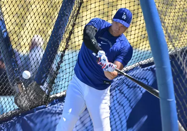 大谷翔平、異例の行動に報道陣がざわついた理由　ロバーツ監督も「少し驚いた」メジャー移籍後最長“トンネル”抜けるために…