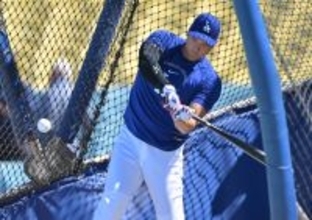 大谷翔平、異例の行動に報道陣がざわついた理由　ロバーツ監督も「少し驚いた」メジャー移籍後最長“トンネル”抜けるために…