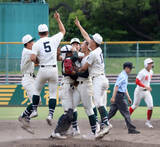 「【高校野球】報徳学園が１６年ぶり春の近畿王者、智弁和歌山を下す　山田瑛太主将が満塁弾」の画像1