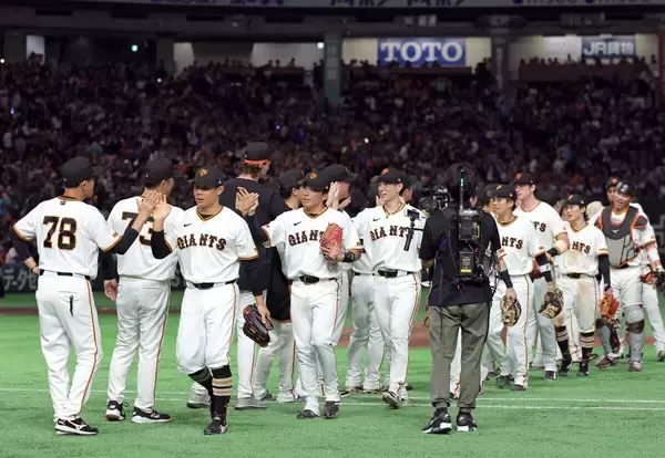 【巨人】阪神との同率首位に再浮上　前夜敗戦で３位転落も接戦で白星…３チームが０・５差の大混戦