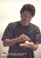 鈴木亮平「ゆで卵を食べている」姿が大反響！「ゆで卵になりたい」「メロい」「笑顔最高すぎる」「お茶目な表情」