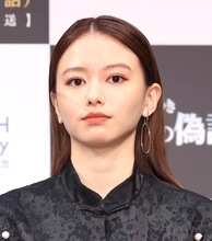 電撃結婚から１年…山本舞香の最新姿「ラブラブじゃん」「もう…」「超幸せそう」「爆イケすぎる」