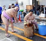 「朝乃山、餅つきで誓った現役を長く、太く「来年は三役になって年越しを」」の画像1