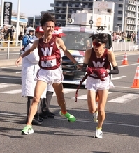 【箱根駅伝・４区まとめ】中大がトップ守る　早大は２位浮上　ルーキー鈴木琉胤が区間賞デビュー