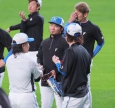 【日本ハム】侍ジャパン・伊藤大海が球団のお迎えに感謝「ファイターズというチームに入ることができて、本当によかった」