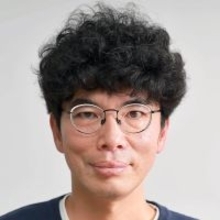 片桐仁、中学卒業の次男は「完璧にお父さん似」！ロングヘアを三つ編みで「才能、感性ビンビン」「めっちゃ素敵」と話題