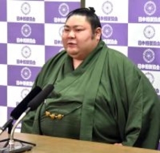 左膝のけがで春場所は１５戦全敗　引退の剣翔が最後まで貫いた信念と、若手力士に伝えたかった思い…大相撲担当がねぎらう