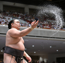 【８日目の見所】霧島と熱海富士の一番は前半戦の最大のヤマ場　力を付けている熱海富士の馬力を霧島が止められるか