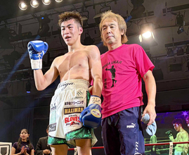 【ボクシング】葛西裕一会長のＧＬＯＶＥＳジム「１００点」の初陣　元甲子園球児・宇梶哩惟河が３回ＴＫＯ勝利
