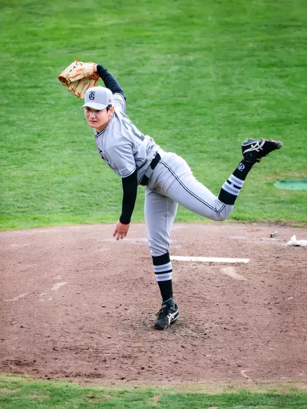 巨人ドラ１・竹丸和幸はソフトバンク名左腕に「似ている」広島スコアラー警戒　初実戦形式で打者５人を無安打