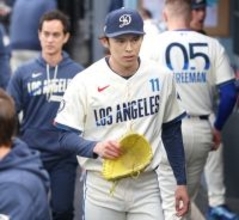 佐々木朗希が今季初勝利もボブルヘッド人形には注文「もうちょっとよくして欲しいです」