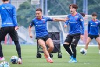 【Ｗ杯】３９歳・長友佑都、５大会連続のＷ杯へ「ブラボー！」で祝われる