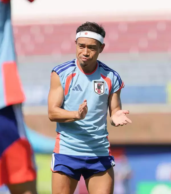 【Ｗ杯】長友佑都「みんな、このＷ杯が最後になるかもしれないよ。サッカー選手の４年は状況分からない」…ミーティングで訴え　遠藤航と連絡取ったとも明かす