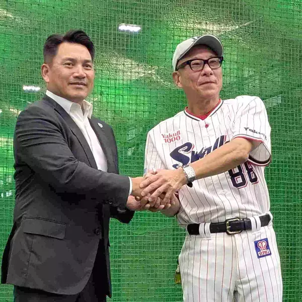 【ヤクルト】池山隆寛監督は侍ジャパン・井口資仁監督と握手　「できる限り協力して応援していく」