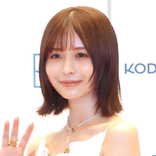 タンクトップが吸い付く！長濱ねる　ピタピタ＆脇見せに視線集中「あれはずるい」スタイル強調の自撮りショット