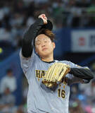 「【阪神】先発・西勇輝が初回に１点を先制される苦しい立ち上がり　２番・並木秀尊から３連続長短打を浴びる」の画像1