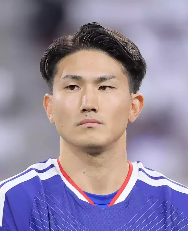 フェイエノールト指揮官、日本代表ＤＦ渡辺剛の負傷状況に「重傷でないことを願う」…ＦＷ上田綺世は“幻弾”