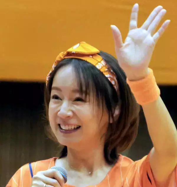 ４４歳になった鈴木亜美　女子高生時代の「プリクラ」ショットに衝撃「全然変わってない」「美貌に感激」