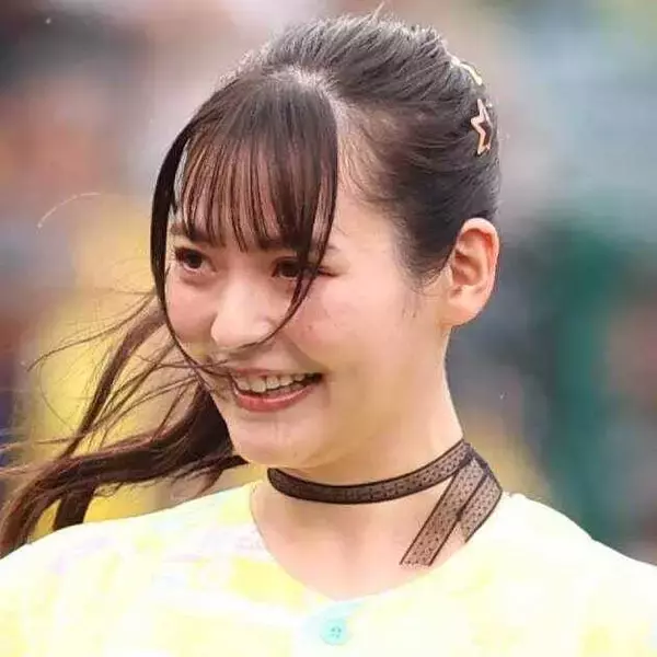 人気声優・上坂すみれ、ボディーラインあらわなタイトニット姿に「魔性の女」「ニットやばい…ドキドキ」「ますます美しく」