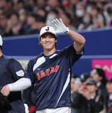 「大谷翔平ら登場で新大阪駅一時騒然　２００人以上が殺到　警察も出動し「押さないでください」と連呼」の画像1