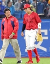 【広島】交代の平川蓮は右肩と背中を強打　新井貴浩監督「痛いということだったから」「あしたの朝チェックして」