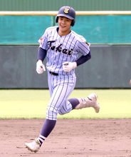 【高校野球】東海大静岡翔洋が２度先行されながらも追いつき７大会連続ベスト１６入り　数少ない昨夏のレギュラ―伏見響が８回に公式戦初アーチ
