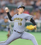 「【阪神】宿敵・巨人に３連勝！東京ドームでの巨人戦は球団最多を更新する１０勝目　下村海翔がトミー・ジョン手術を乗り越えプロ初勝利　女房役・坂本誠志郎の逆転の６号２ランで決めた」の画像1