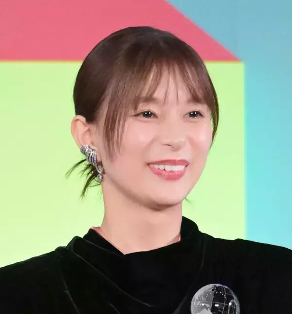 芳根京子、ビーバーなりきり着ぐるみ姿が「破壊力ハンパない」「可愛すぎて倒れる」