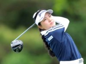 吉崎マーナはプロデビュー戦で１７位発進「目標は優勝です！」　沖縄出身の１８歳が開幕戦で初Ｖ狙う