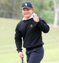 香妻陣一朗、長野泰雅が首位　宮里優作は連続イーグル締めで７位浮上　青木瀬令奈は連日のアンダーパー