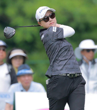 【女子ゴルフ】横峯さくらが１７位から７位浮上　最長ブランク優勝＆ママ初優勝狙う