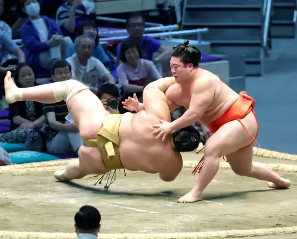 新十両の嵐富士が無傷の５連勝「勝っているので楽しい」　朝稽古後は伯乃富士と湯船につかって体をケア