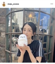 小沢真珠、娘２人と「念願の」ＵＳＪへ！親子ショットに「旦那さん羨ましい」「楽しそう」と話題…１４年に８歳下の歯科医師と結婚