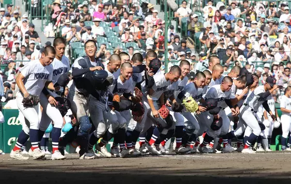 【甲子園】横浜打線のスライダー対策が奏功「打つ練習、見極める練習」と村田監督…沖縄尚学・末吉良丞から３回３得点